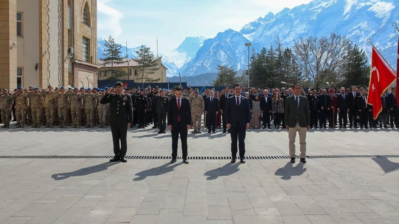 Hakkari’de Çelenk Sunumuyla Çanakkale Şehitleri Anıldı