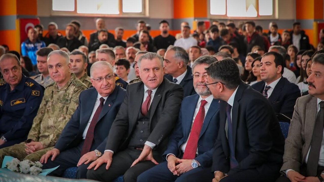 Yüksekovaspor’a Görkemli Kupa Töreni: Üç Bakan Katıldı