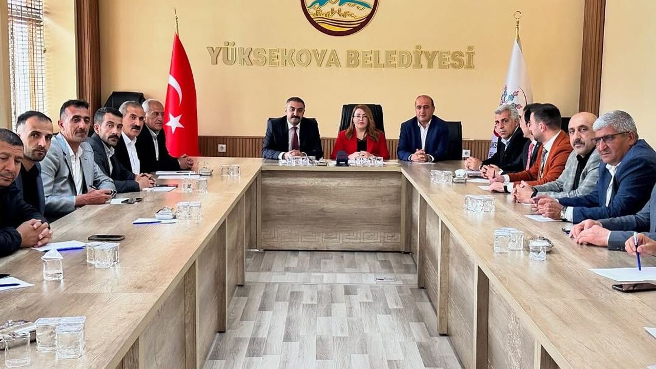 Eş Başkanlar Muhtarlarla Mahalle Sorunlarını Görüştü