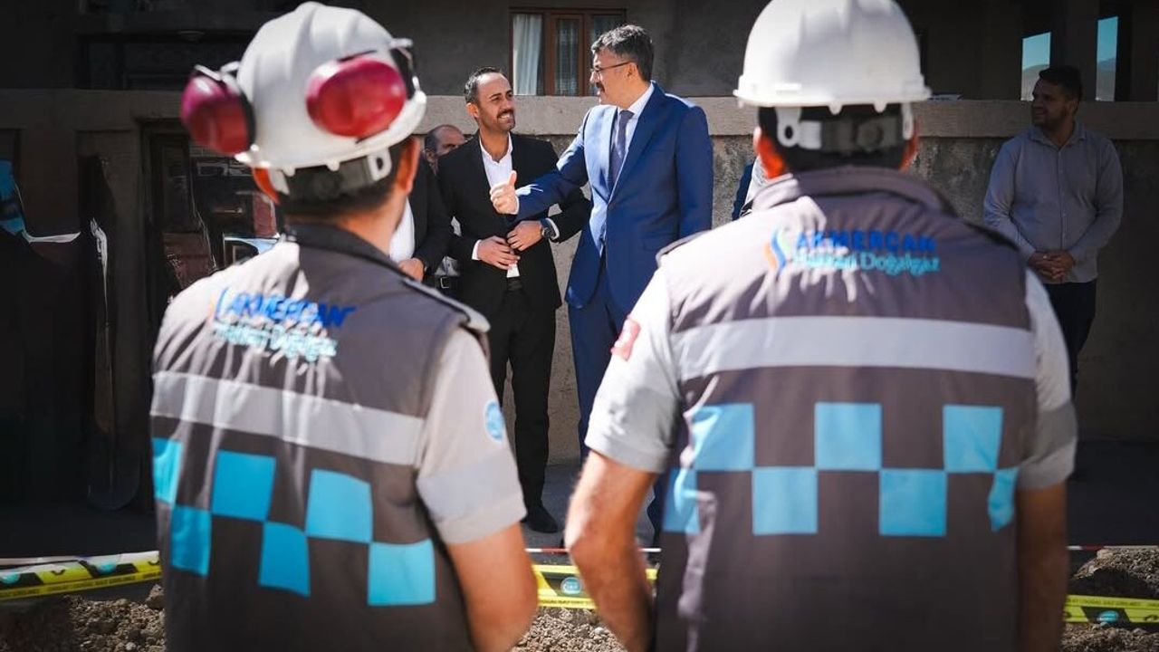 Vali Ali Çelik’ten Yüksekova ve Şemdinli’ye Hizmet Çıkarması