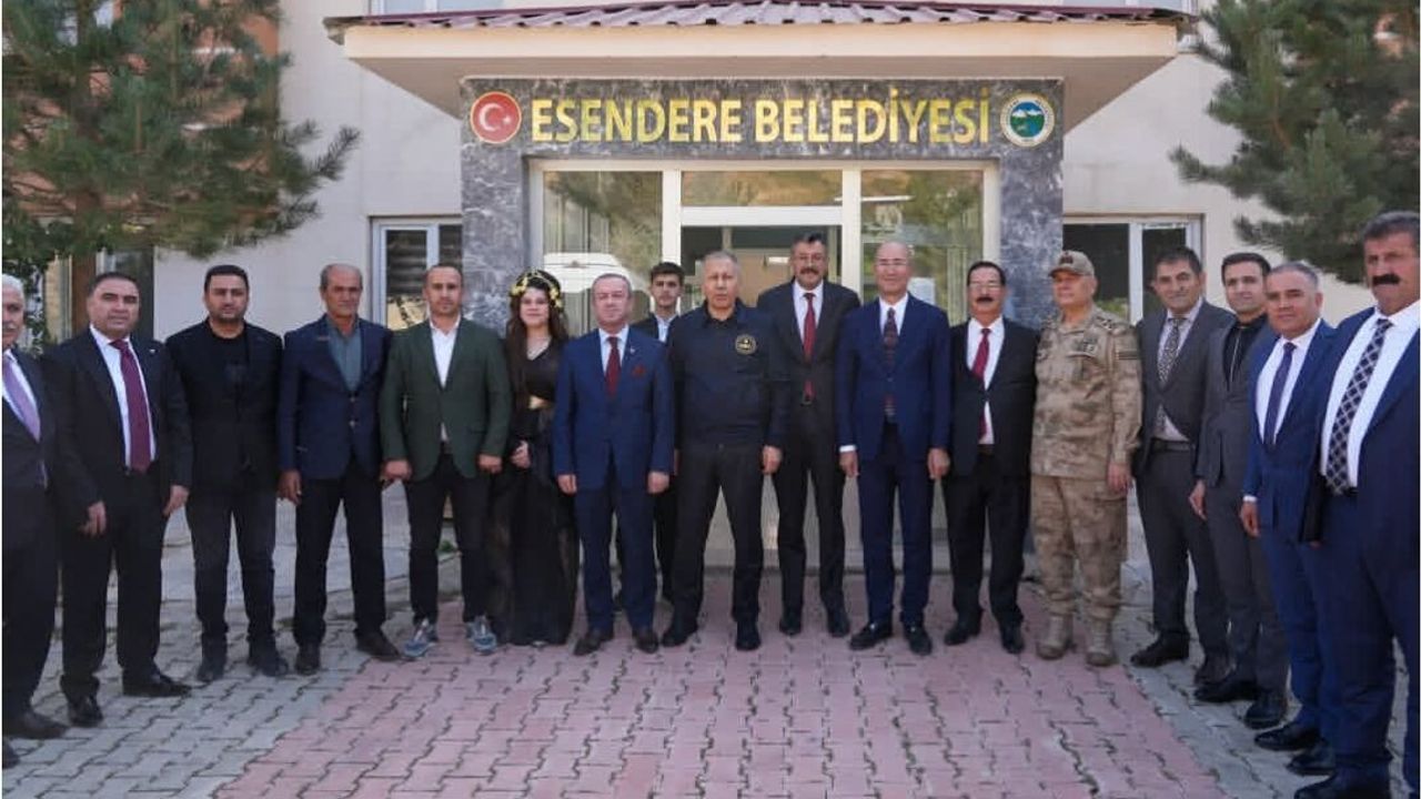 İçişleri Bakanı Ali Yerlikaya, Hakkâri’de Sınır Hattını İnceledi