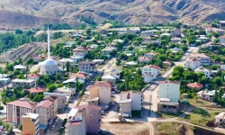 DERECİK'İN TARİHÇESi