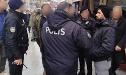 Hakkâri’de Şok Olay: Zabıta Esnafın Başına Kürekle Vurdu