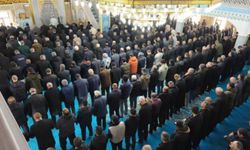 Hakkâri’de Kadir Gecesi Camilerde Dualarla İdrak Edildi
