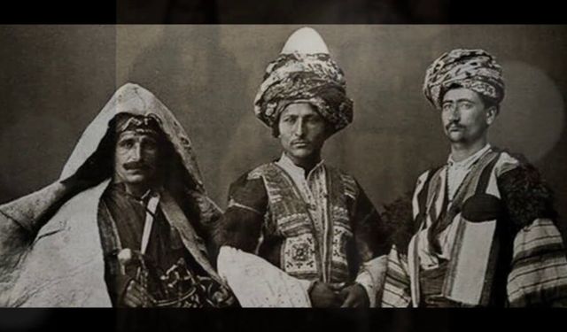 "Ölürüm Türkiyem" Şarkısı Kürtçe Bir Ezgiden Mi Alındı?