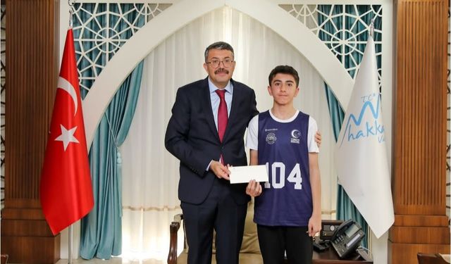U-12 Milli Takımına Seçilen Berkay Berk’ten Vali Çelik’e Ziyaret