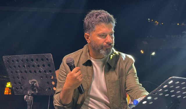 Kürt Müziğinin Güçlü Sesi Ali Tekbaş, Hakkâri’de Hayranlarıyla Buluştu