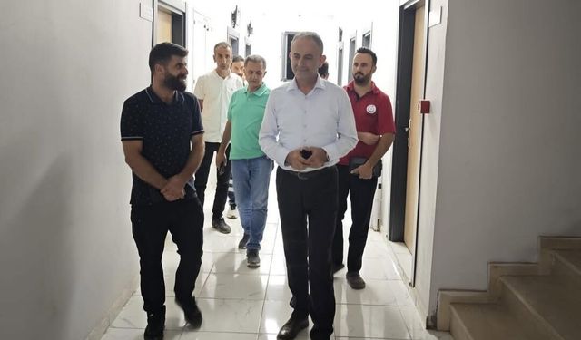 Hakkari İl Sağlık Müdürü Dr. Kara’dan Gece Nöbetine Ziyaret