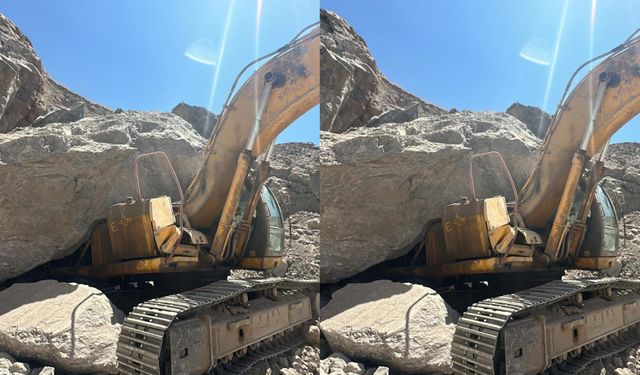 Hakkari’de Tonlarca Ağırlığındaki Kaya İş Makinesini Ezdi