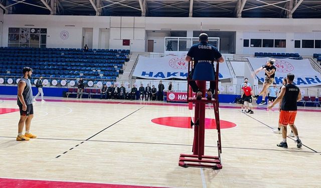 Voleybol Müsabakaları Hakkari’de Başladı