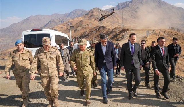 Devletin Zirvesi Sınırda