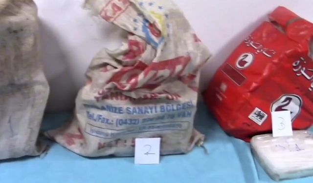 Hakkari’de Rekor Operasyon: Çuvallar Dolusu Uyuşturucu Ele Geçirildi!