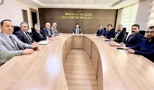 Hakkari Milli Eğitimde Haftalık Değerlendirme Toplantısı: Eğitim Çalışmaları Masaya Yatırıldı
