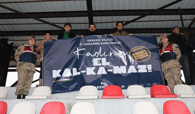Hakkari’de Derbi Maçında Örnek Farkındalık