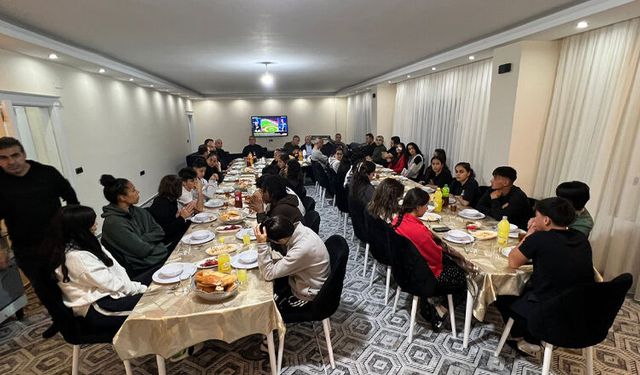 Yüksekova Spor Maç Öncesi Moral Yemeğinde Buluştu