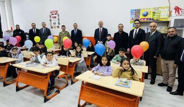 Esendere’de Minik Yüreklerin Karne Mutluluğu