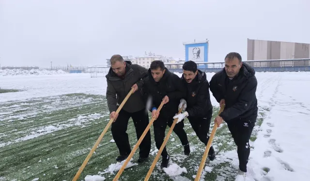 Zap Spor’dan Karla Kaplı Sahada Örnek Dayanışma