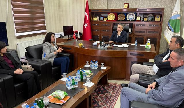 DEM Parti’den Hakkâri Ticaret ve Sanayi Odası’na Ziyaret