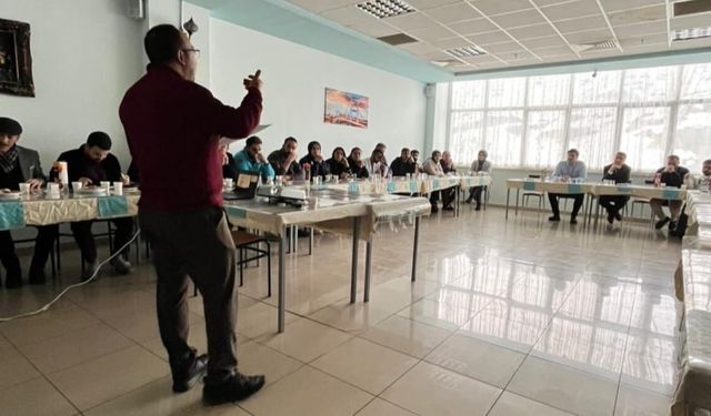 Şemdinli Devlet Hastanesi’nde Çalışan Motivasyonu İçin Önemli Toplantı