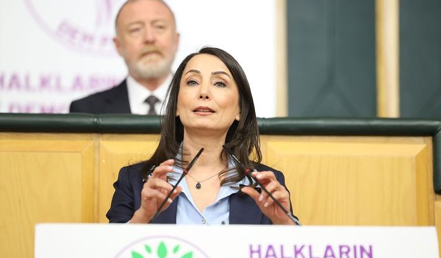 Hatimoğulları: “Çözüm Savaşta Değil, Demokratik İran’da”