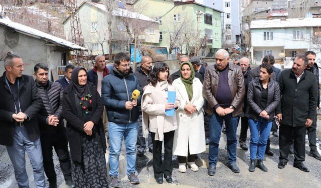 Hakkâri’de Yol ve Altyapı Krizi Gündemde: Tekçe Sahadan Seslendi