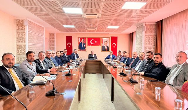 Hakkâri İçin Toplandılar: Teşkilat ve Belediye Başkanları Aynı Masada