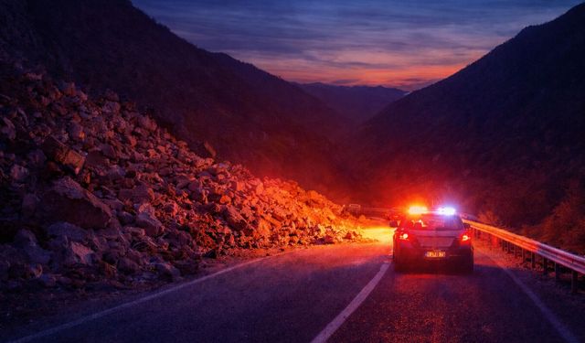 Hakkâri–Van Karayolu Trafiğe Kapatıldı