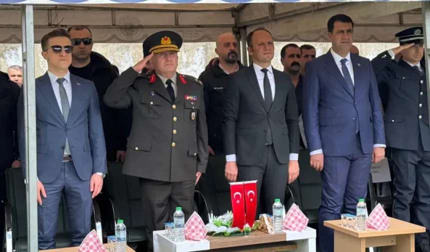 Şemdinli’de 23 Nisan Coşkusu Renkli Gösteriler, Yoğun Katılım