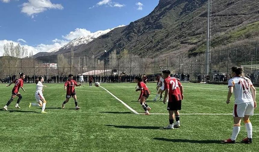 Gever’in Kızlarından Tarihi Zafer: Galatasaray’ı 2-1 Mağlup Ettiler