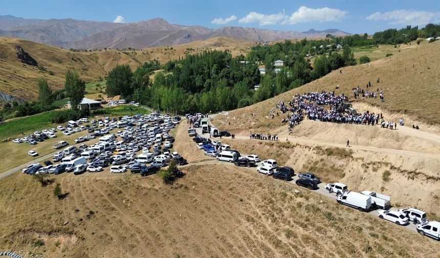 Bir Aile Yok Oldu: Sultanoğlu’lar Yüksekova’da Toprağa Verildi