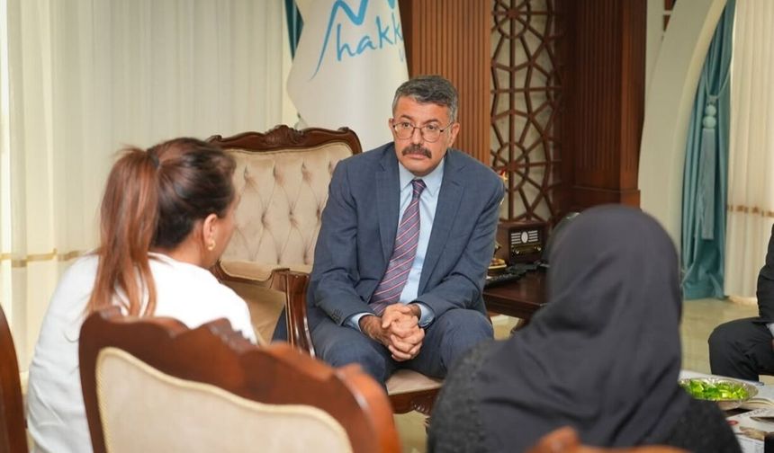 Vali Ali Çelik, Vatandaşlarla Yüz Yüze Görüşerek Taleplerini Dinledi!