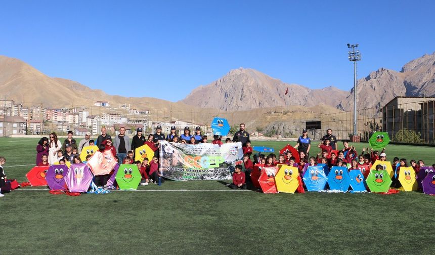 Hakkari İl Emniyet Müdürlüğü’nden Çocukların Kalbine Dokunan Etkinlik