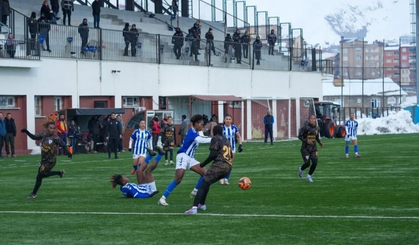 Hakkari Gücü Sahasında Farklı Kazandı: 5-0