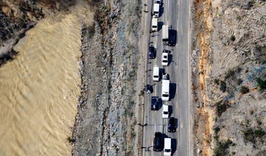 Hakkâri–Van Karayolu Kontrollü Olarak Ulaşıma Açıldı